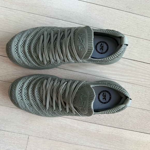 NWOT APL Women's TechLoom Wave Size 7 Sage Green - Picture 3 of 8